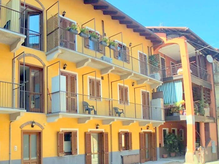 Appartamento bilocale in vendita in Piazza Francesco Molines, Centro, Giaveno