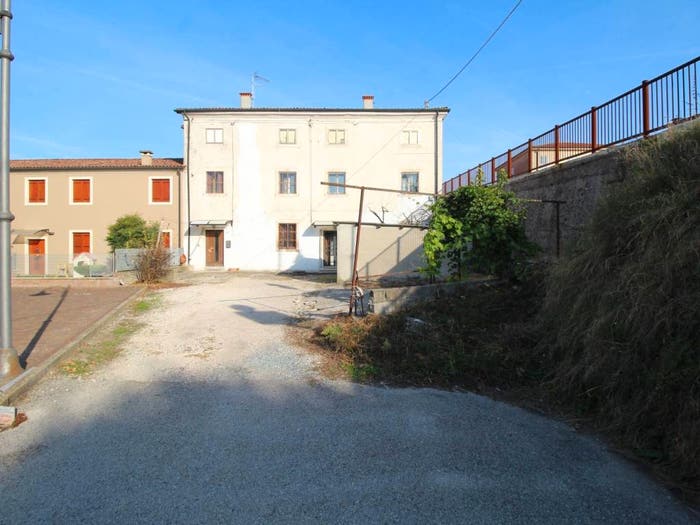 Casa con 6 locali in vendita in Via Pesa, Centro, Montebello Vicentino