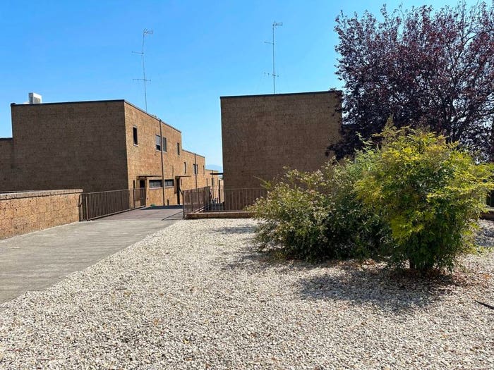 Casa con 6 locali in vendita in Via Del Risorgimento SNC, Centro, Civita Castellana