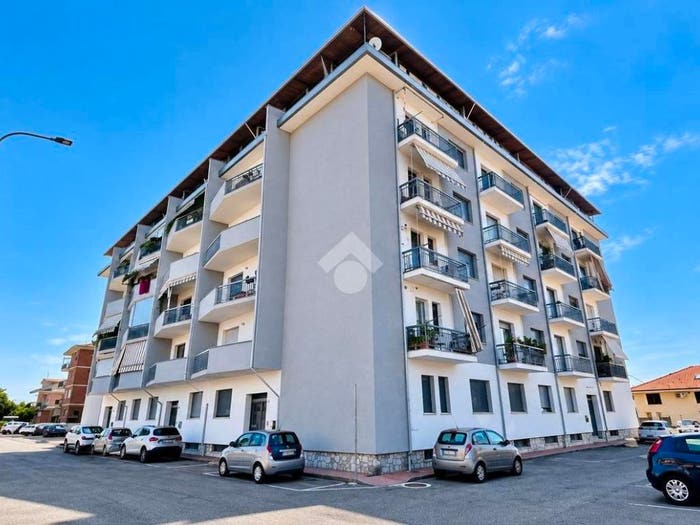 Appartamento bilocale in vendita in Via monviso, Centro, None
