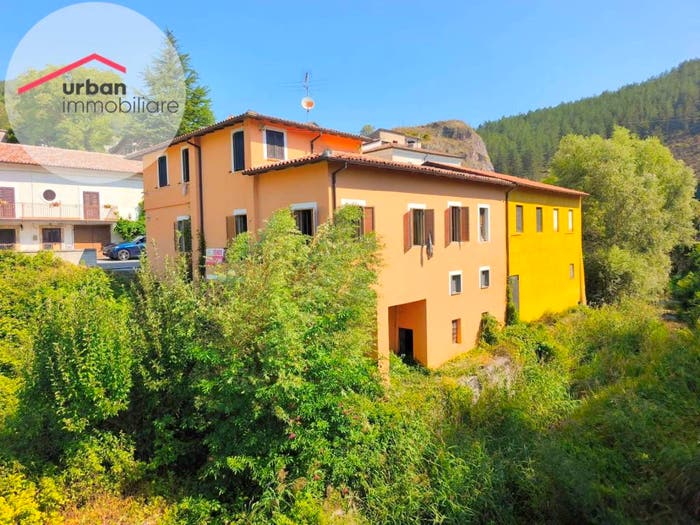Appartamento quadrilocale in vendita in Via Picente, Marana, Montereale