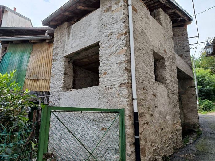 Casa bilocale in vendita in Via San Bartolomeo, Calogna, Lesa