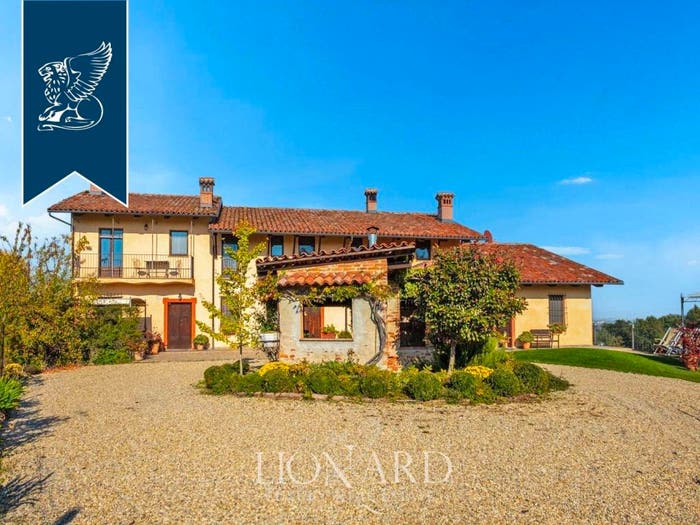 Casa con 6 locali in vendita in Narzole