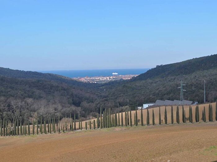Casa con 6 locali in vendita in Via di Popogna, La Rosa, Livorno