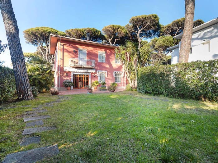 Casa con 6 locali in vendita in Via dei Salici, Tirrenia, Pisa