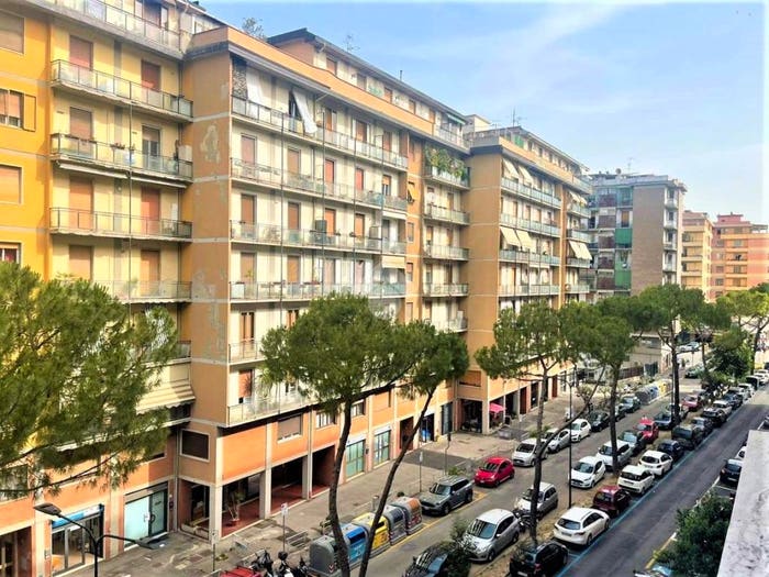 Appartamento trilocale in vendita in Via Caduti di Cefalonia, Novoli, Firenze