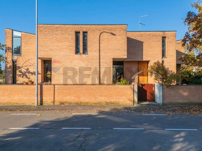 Casa con 6 locali in vendita in Via Alessandro Minuziano, Molinetto Spezia, Parma
