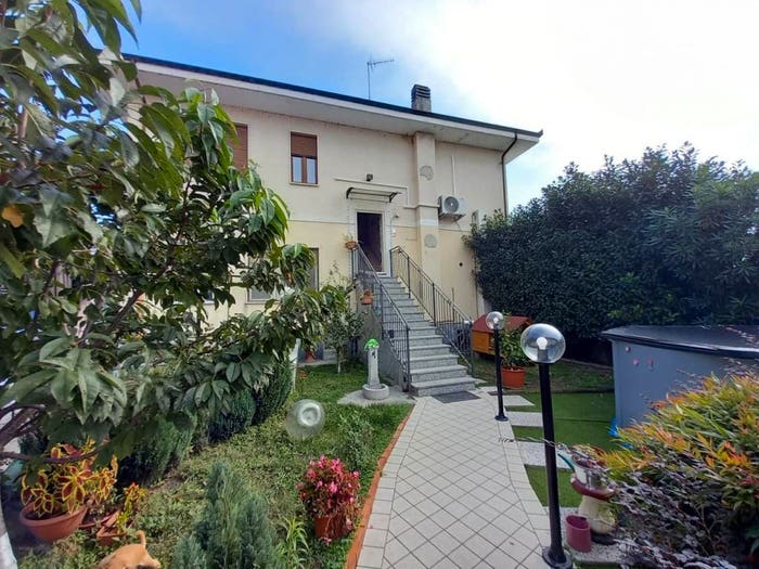 Casa quadrilocale in vendita in Via Duca degli Abruzzi, Arè, Caluso
