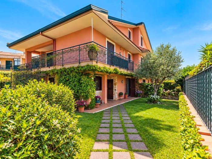 Casa con 6 locali in vendita in Via Federico De Roberto, Centro, San Gregorio di Catania