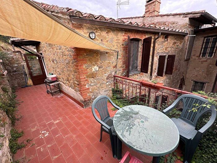 Appartamento quadrilocale in vendita in Via dei Gasperi, Castiglion Fosco, Piegaro