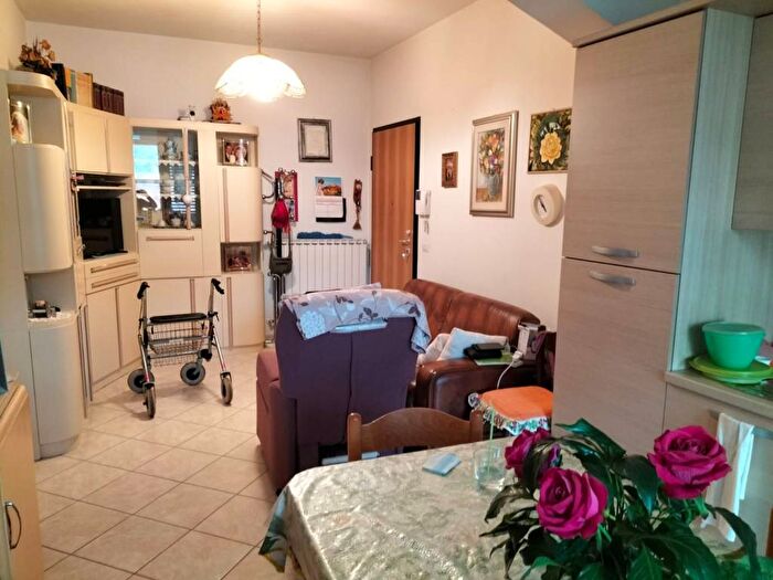 Appartamento trilocale in vendita in Piazza Giacomo Matteotti, Centro, Montale