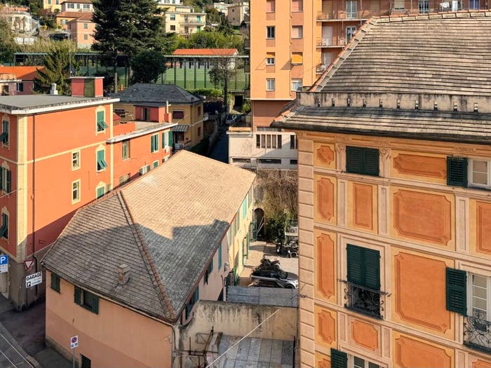 Appartamento quadrilocale in vendita in Via Costantino Reta, Bolzaneto, Genova