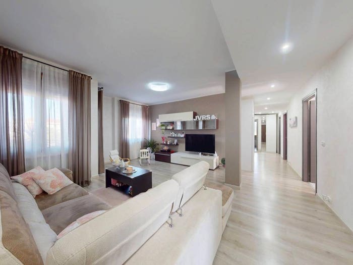 Appartamento quadrilocale in vendita in Via Lombardore, Centro, Leinì
