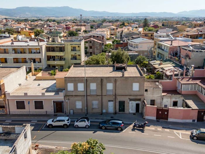 Casa con 6 locali in vendita in Via San Gottardo, Monserrato