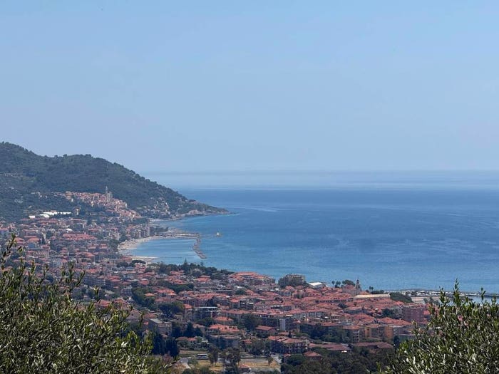 Casa quadrilocale in vendita in Gorleri, Diano Marina