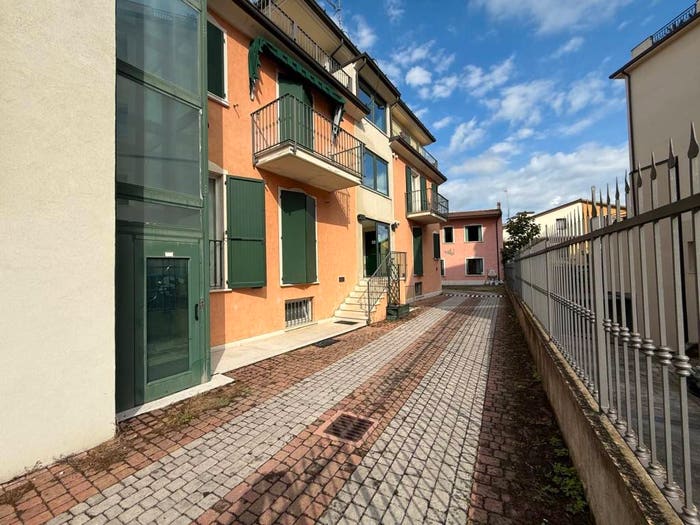 Appartamento trilocale in vendita in Via Cesare Battisti, Centro, Montichiari