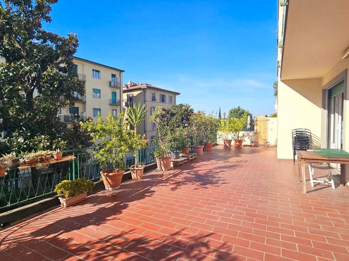 Appartamento con 5 locali in vendita in Via Vittorio Emanuele II, Leopoldo Vittorio Emanuele Statuto, Firenze