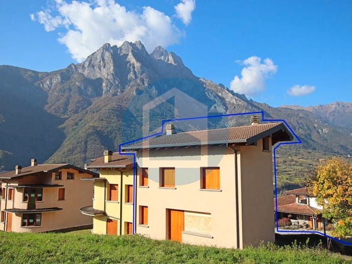 Casa con 6 locali in vendita in Via Giardini, Niardo