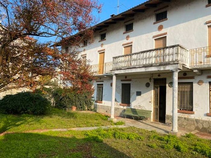 Casa con 6 locali in vendita in Via Pinto, Bianzè