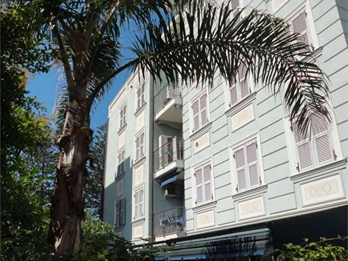 Appartamento trilocale in vendita in via savona, Centro, Bordighera