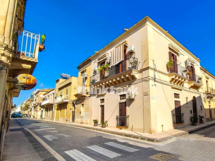 Casa con 6 locali in vendita in Via garibaldi, Centro, Noto