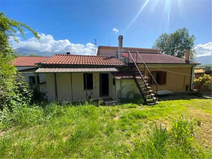 Casa con 5 locali in vendita in Via Fornace SNC, Gallinaro