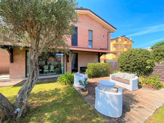 Casa con 6 locali in vendita in Mater Domini Cavita, Catanzaro