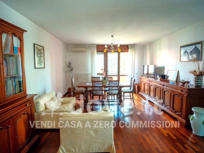 Appartamento quadrilocale in vendita in Viale dell'Orto, Centro, Mirandola