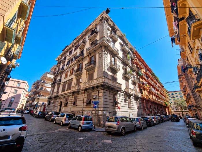 Appartamento con 5 locali in vendita in via guglielmo gasparrini, Tribunali, Napoli
