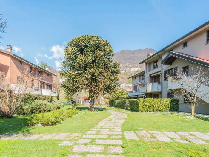Appartamento trilocale in vendita in Via Case Sparse, Centro, Domaso