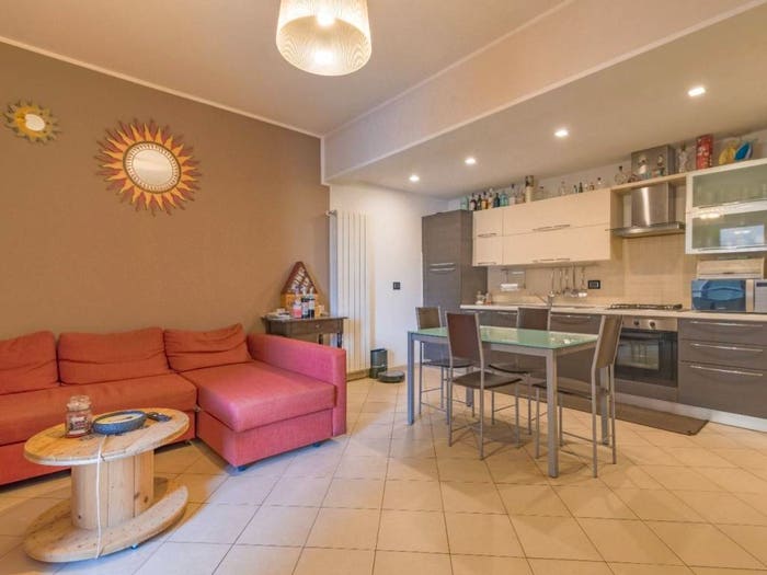 Appartamento trilocale in vendita in Via Giuseppe Garibaldi, Centro, Toirano