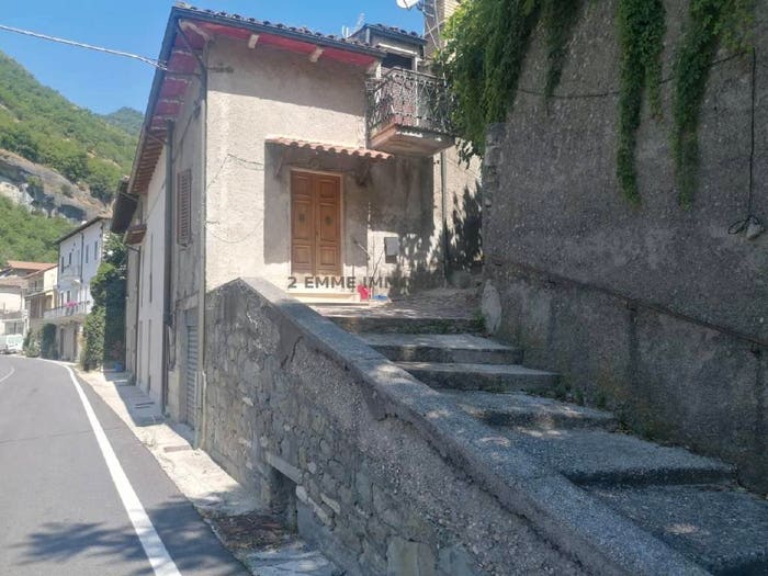 Casa quadrilocale in vendita in VIA SALARIA, Ascoli Piceno