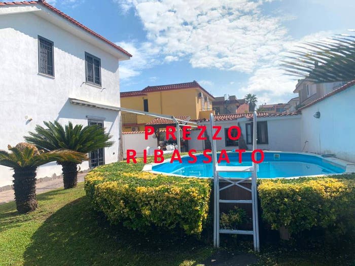 Casa con 6 locali in vendita in Via Lago Patria, Lago Patria, Giugliano in Campania