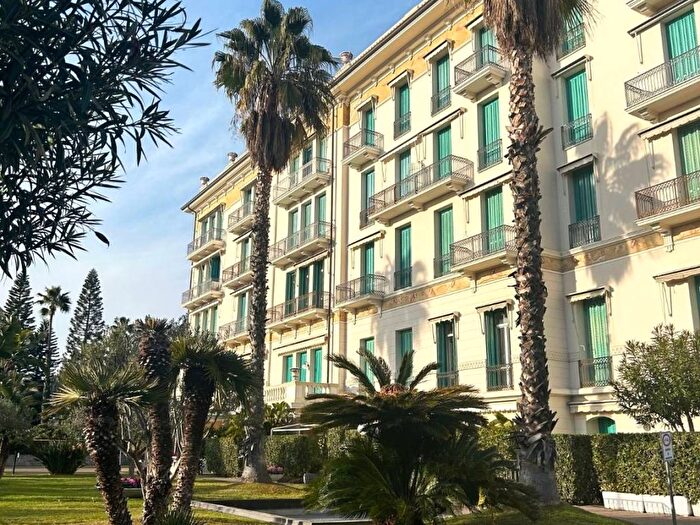 Appartamento trilocale in vendita in Via Romana, Centro, Bordighera