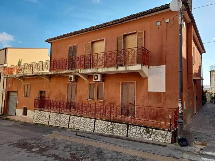 Casa con 6 locali in vendita in Corso Roma, Soverato Superiore, Soverato