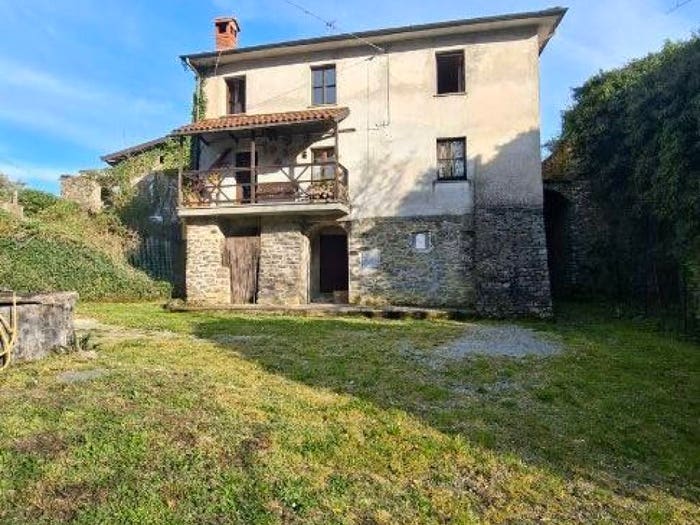 Casa quadrilocale in vendita in Località Sogaglia, Mulazzo
