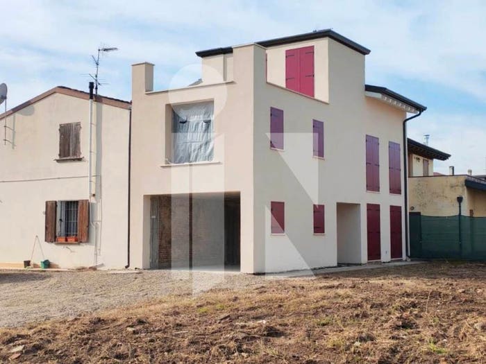 Casa con 6 locali in vendita in Bagnolo San Vito