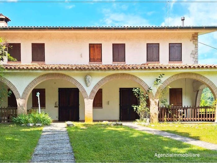 Casa con 6 locali in vendita in Centro, Farra di Soligo