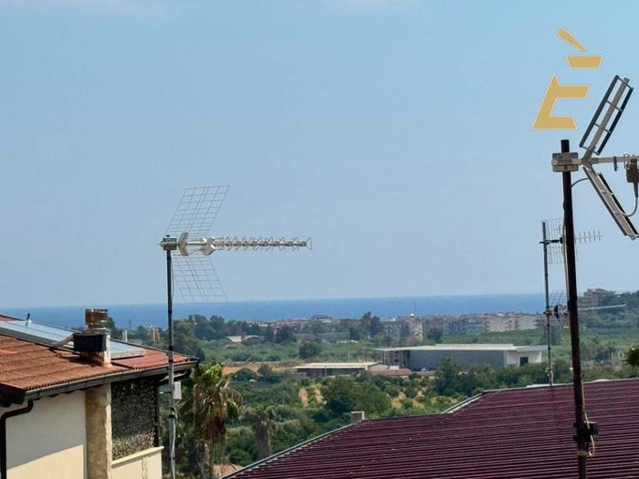 Appartamento quadrilocale in vendita in Via Tripoli, Caulonia