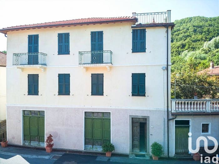 Appartamento con 6 locali in vendita in Via IV NOVEMBRE, Tavole, Prelà