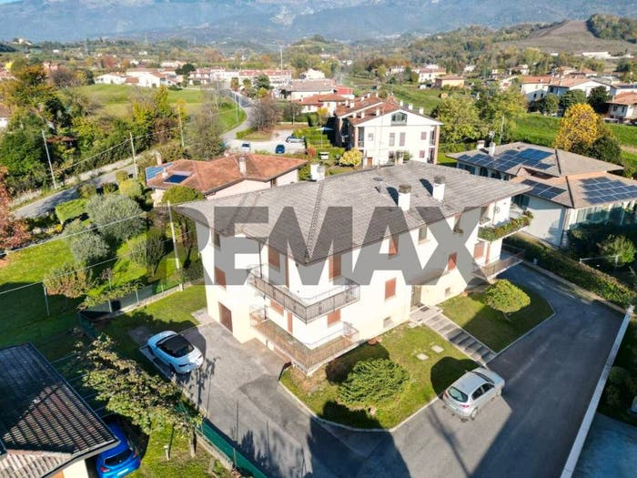 Appartamento con 6 locali in vendita in Borgata Costacurta, Centro, Cappella Maggiore