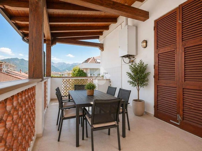 Appartamento quadrilocale in vendita in Via Marcello Garosi, Marina di Massa Centro, Massa