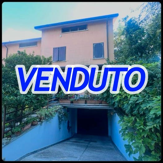 Casa quadrilocale in vendita in Via Eugenio Villoresi, Centro, Garbagnate Milanese