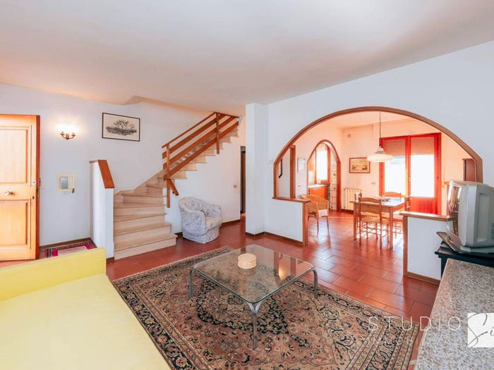 Casa con 5 locali in vendita in Via Ugo Foscolo, Centro, Montale