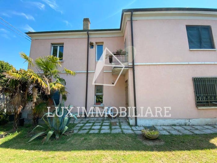 Casa con 6 locali in vendita in Via Superiore, Villanova, Bagnacavallo
