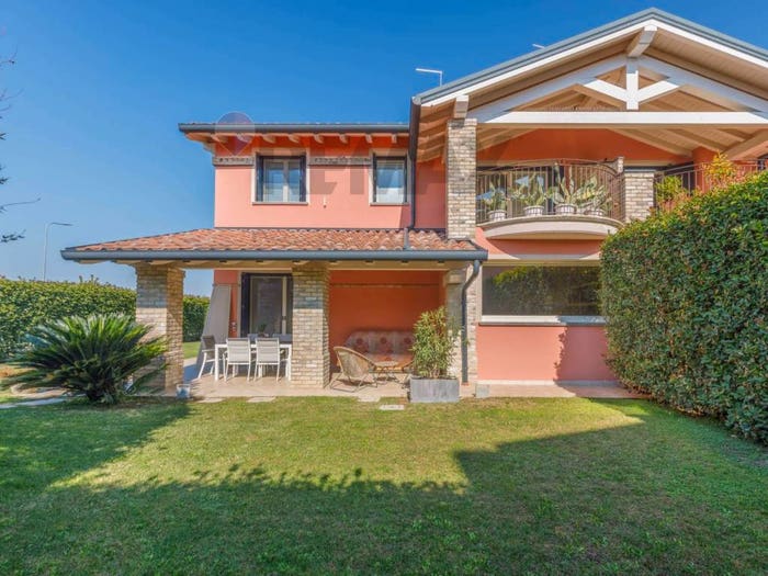 Casa con 5 locali in vendita in strada giovanni Chiari, Vigatto, Parma