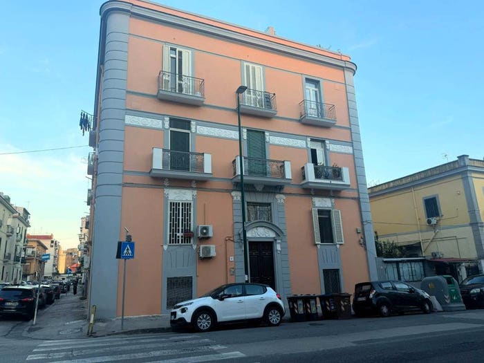 Appartamento trilocale in vendita in Via Salvatore Ferrara, Bagnoli, Napoli