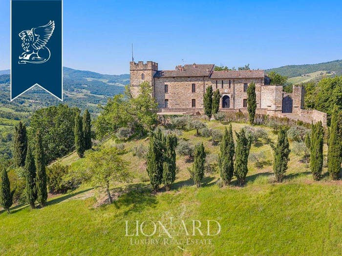 Casa con 6 locali in vendita in Gropparello