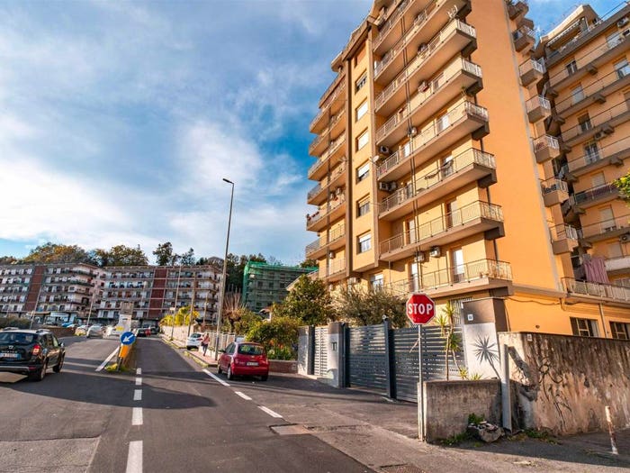 Appartamento quadrilocale in vendita in Via Etnea, Centro, Gravina di Catania