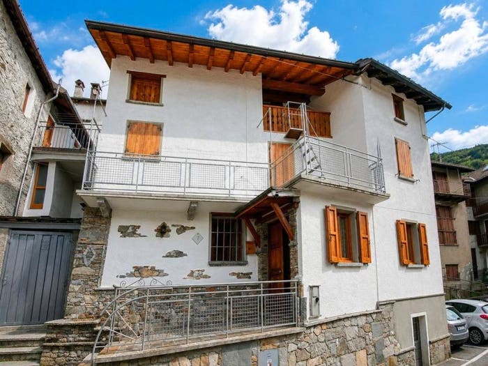 Casa quadrilocale in vendita in Via Centrale, Rasura